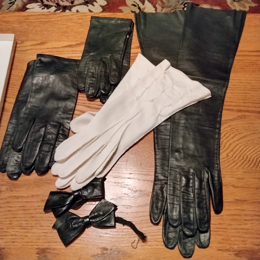 Lot of 5 Pairs of Vintage Gloves